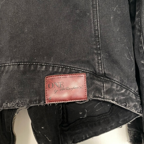 Distressed Jean jacket - Picture 4 of 5